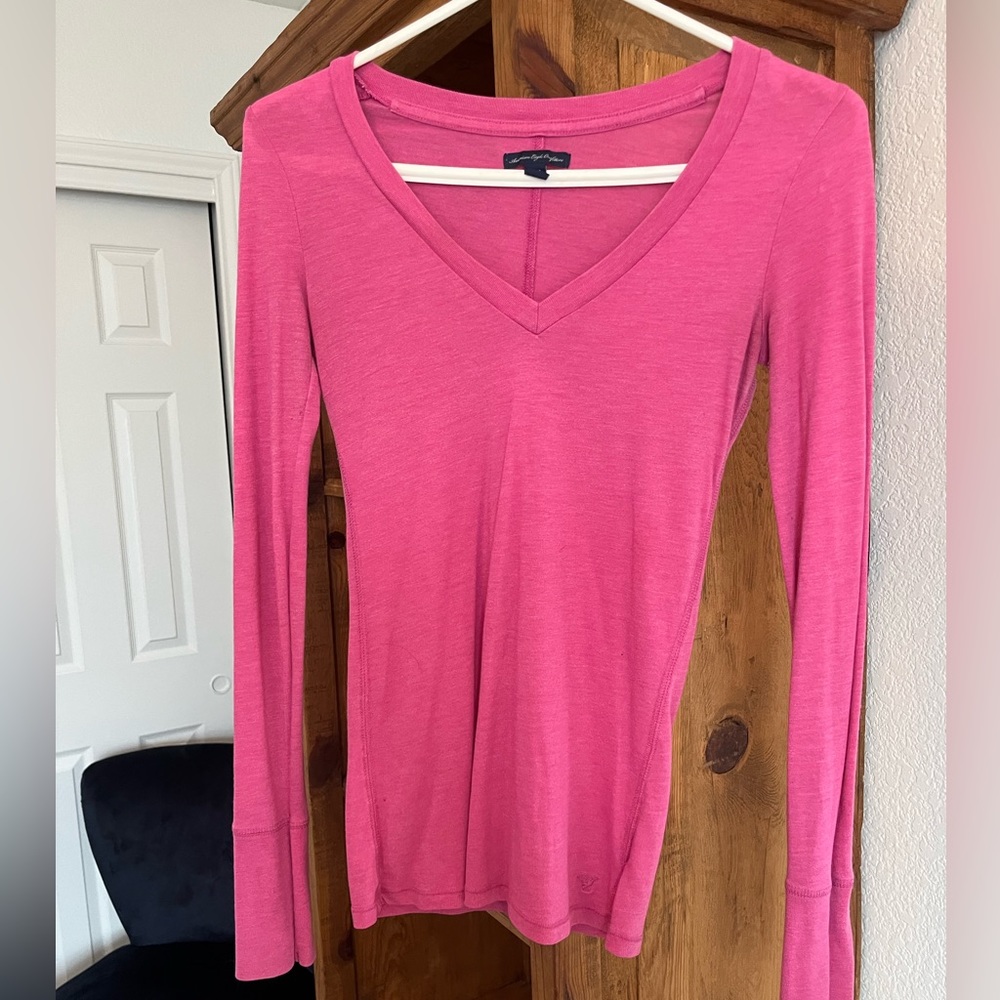 Pink v neck American Eagle top